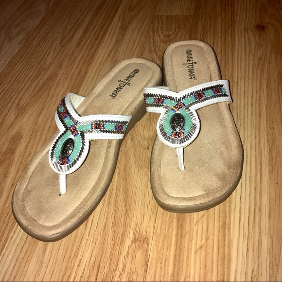 Minnetonka Leather Beaded Thong Sandals Sz 6 - Picture 2 of 8
